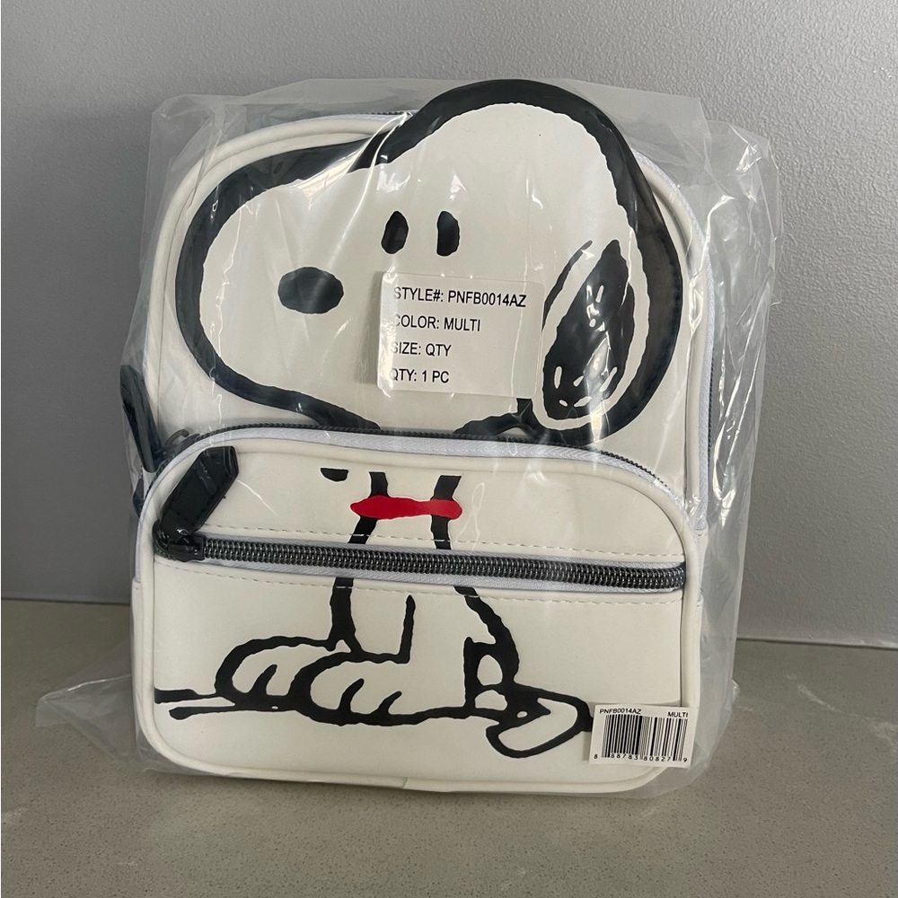 Snoopy mini backpack! - Picture 3 of 7
